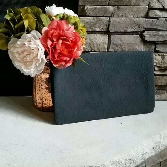 Textured clutch or Makeup Bag - Picture 2 of 3